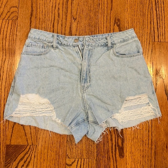 High-Rise Vintage Relaxed Mom Short - Picture 3 of 4